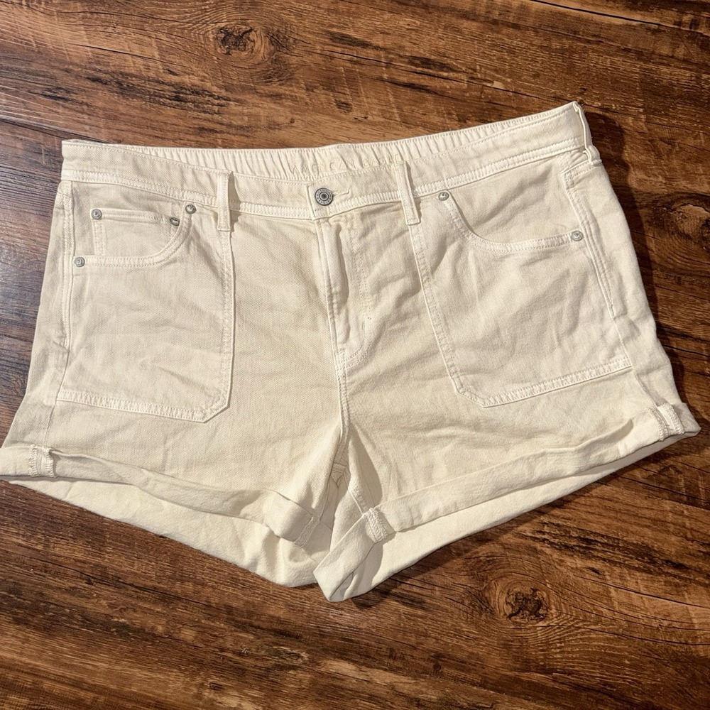 American Eagle Tan Easy Cuffed Shorts Stretch Band Women's Size 16‎